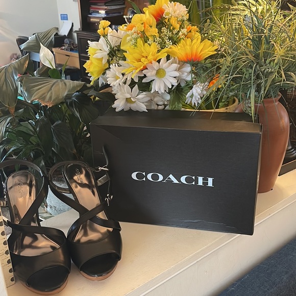 Authentic Coach, size 11, heels! - Picture 7 of 7